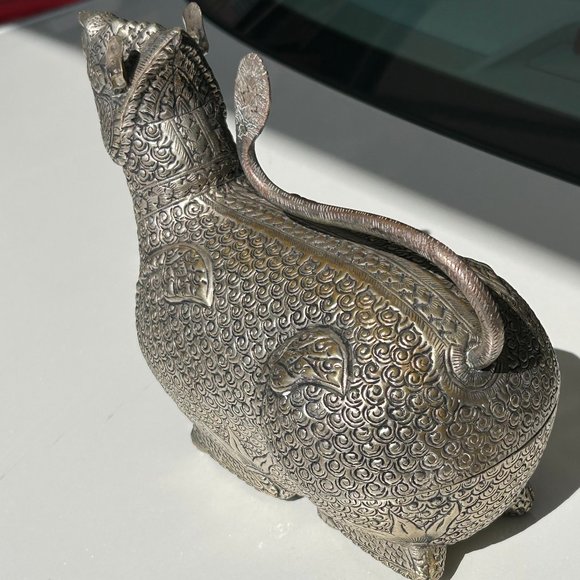 CAMBODIAN VINTAGE DRAGON ART DECOR, ANTIQUE 1900s BETEL NUT BOX - Picture 6 of 7